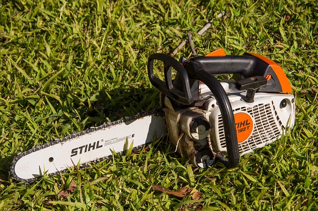 Chainsaw hire